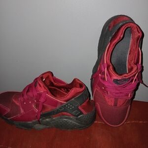 Nike Kids Burgundy/Maroon Athletic Sneakers
